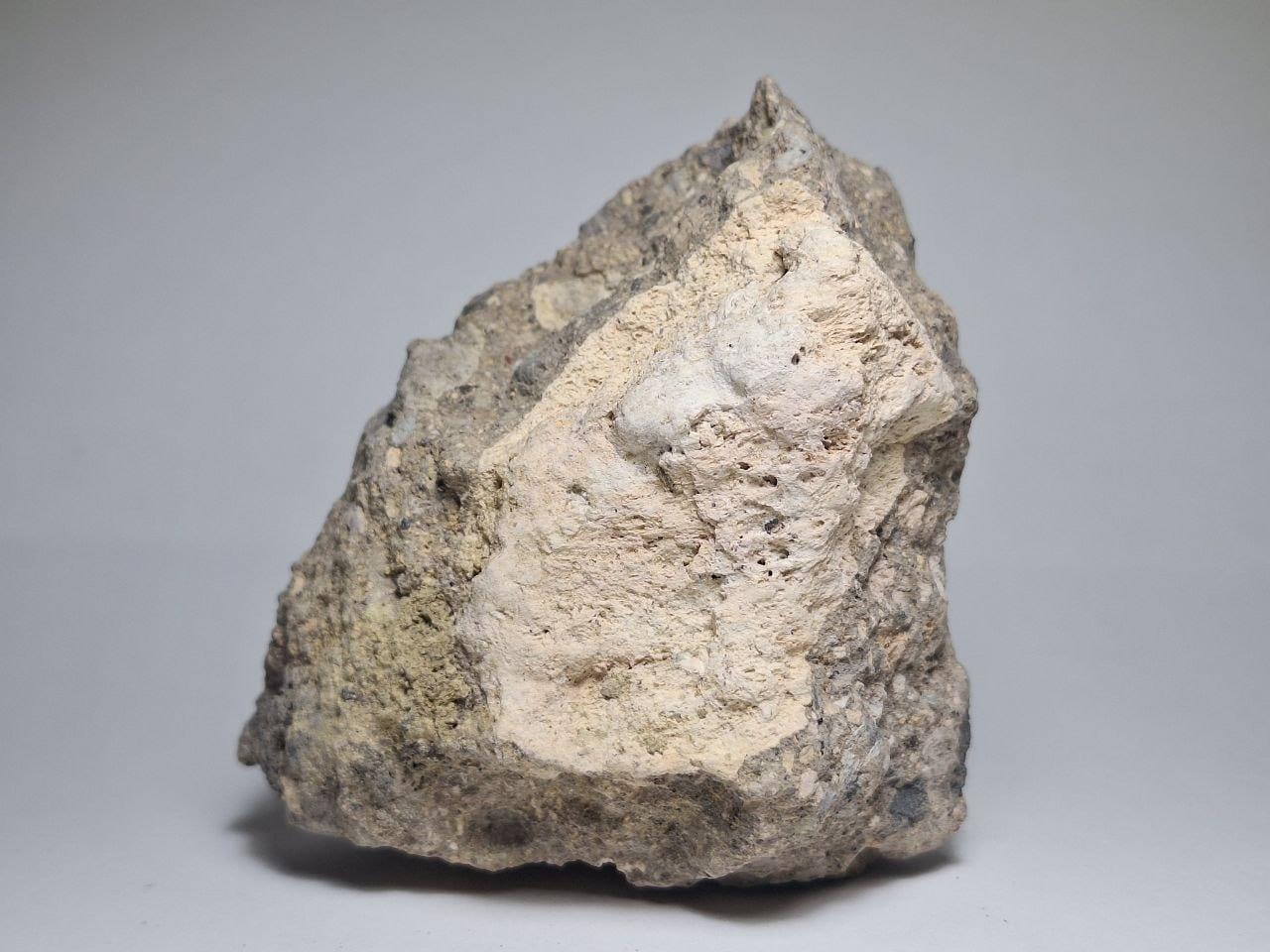 Tuff igneous