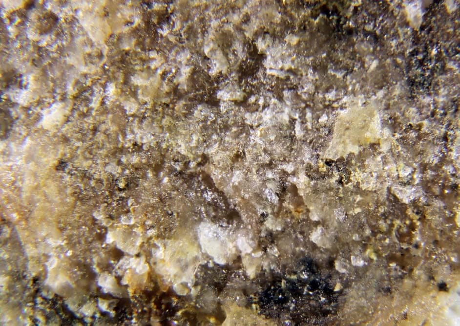 Vyuntspakhkite-(Y) mineral — Vyuntspakhkite (Y)