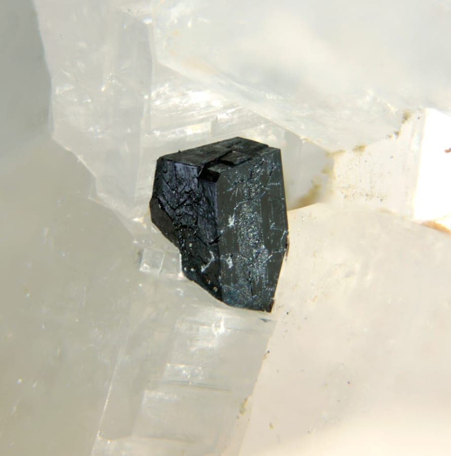 Wakefieldite-(Ce) mineral — Wakefieldite (Ce)