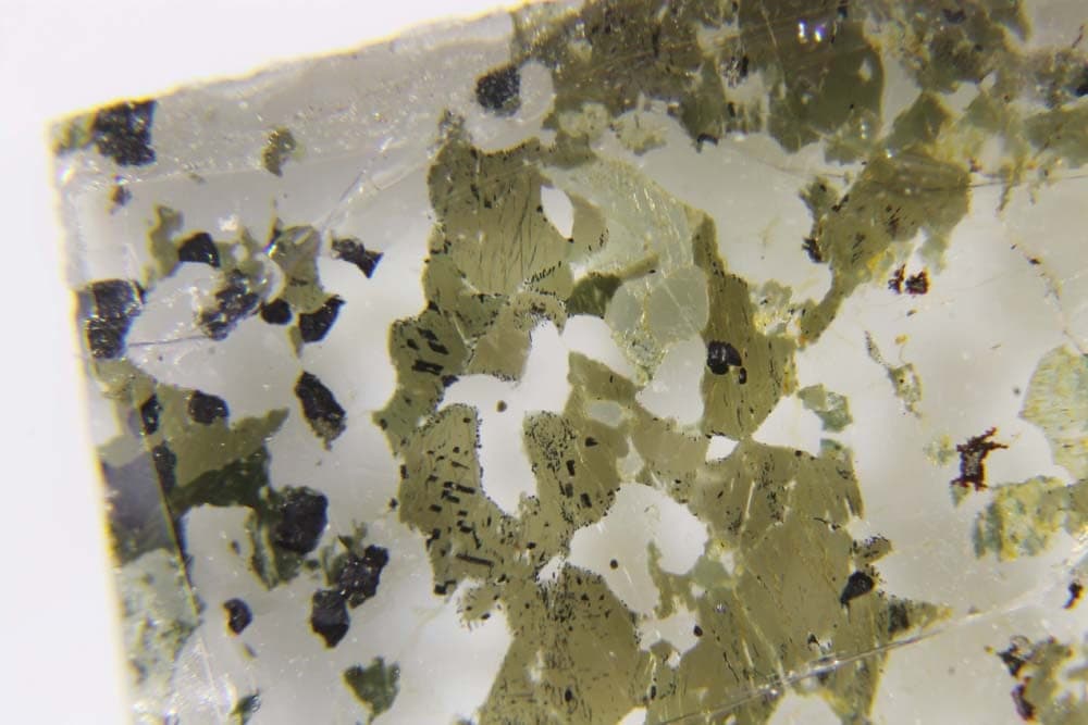 Zincochromite mineral