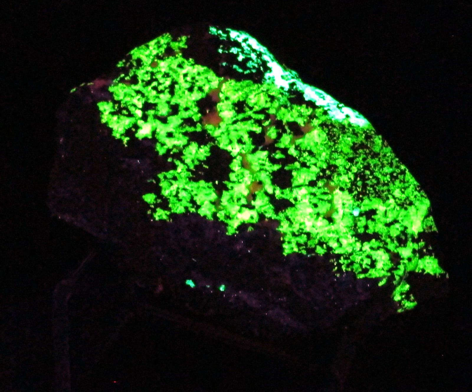 Esperite mineral