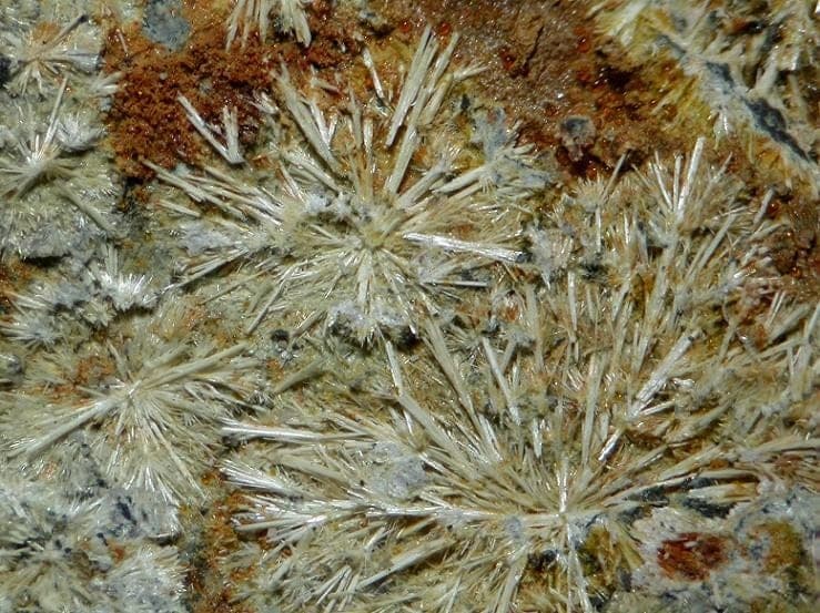 Ferristrunzite mineral