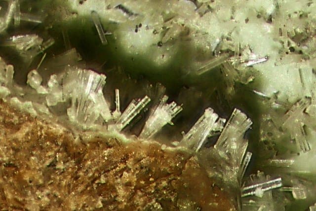 Offretite mineral