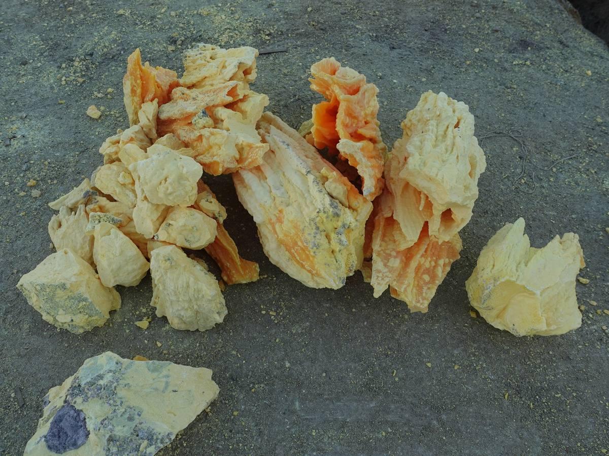 Native Sulphur mineral