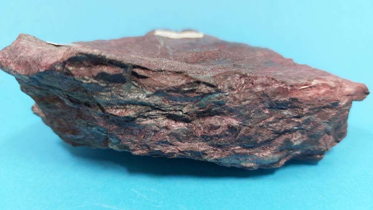 Piedmontite gemstone