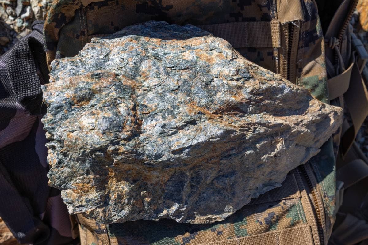 Serpentine specimen