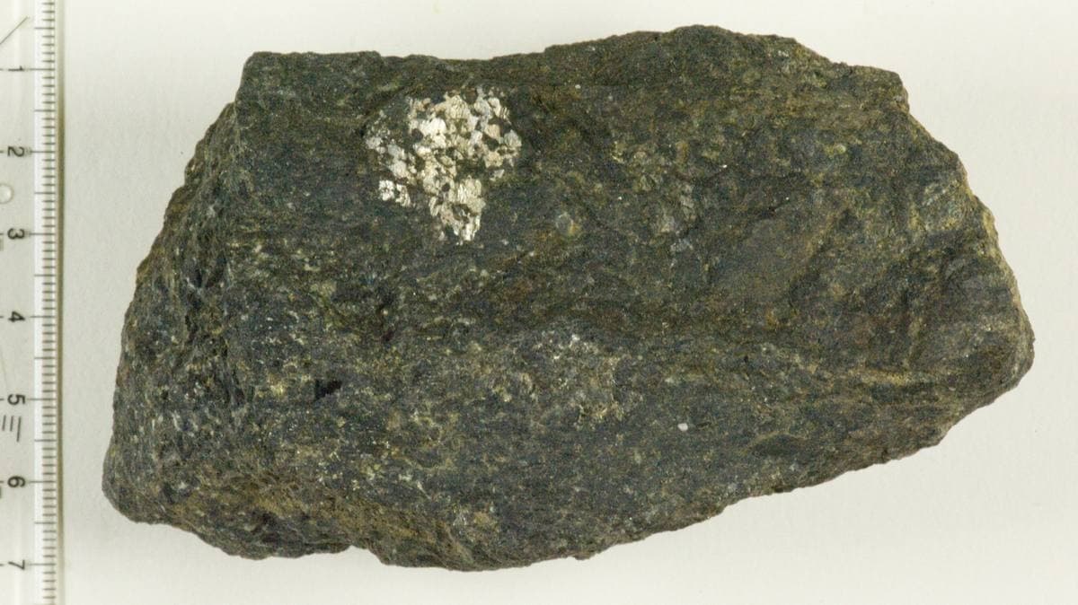 Serpentine gemstone