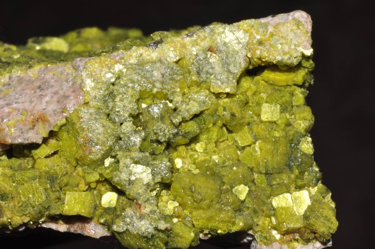 Uraninite mineral