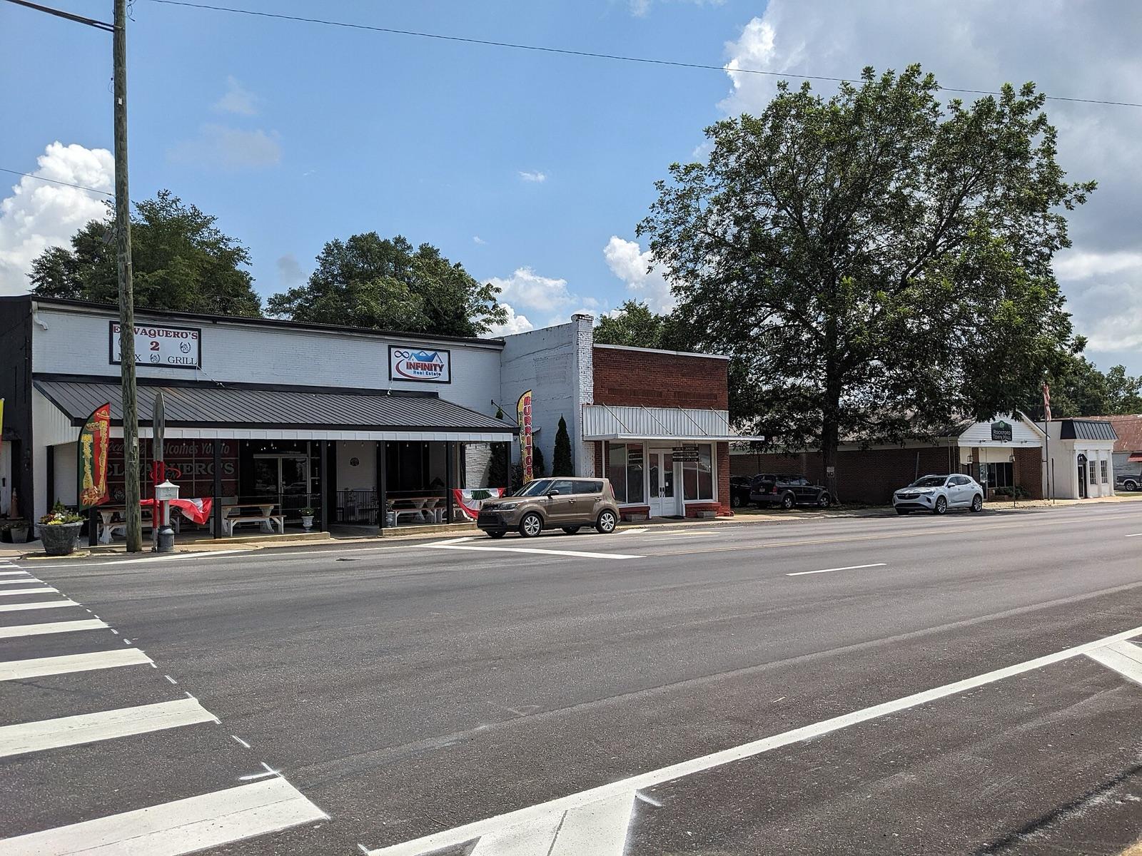 Main Street in Rockford, the seat of Coosa County, Alabama; the county's pegmatite and tin belt lies in the surrounding hills