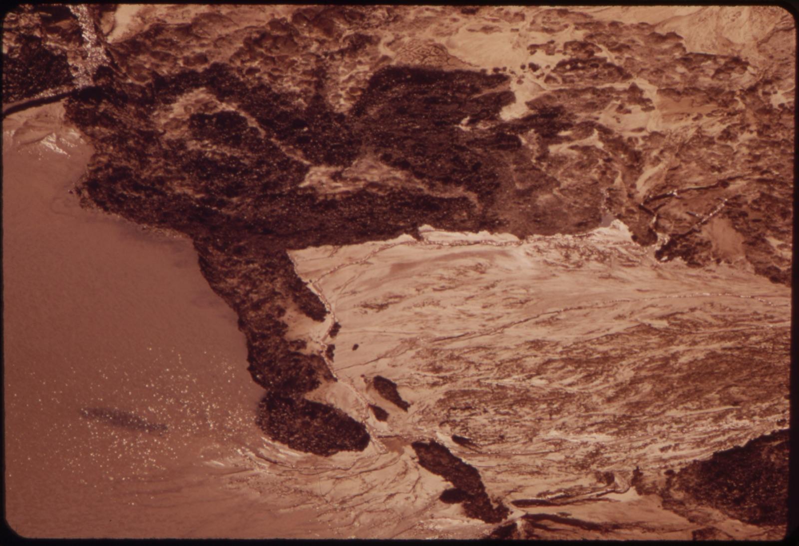 Aerial view of a flooded strip-mine cut in Fulton County, Illinois (1973), the reclaimed coal-measure landscape of the Rapatee area