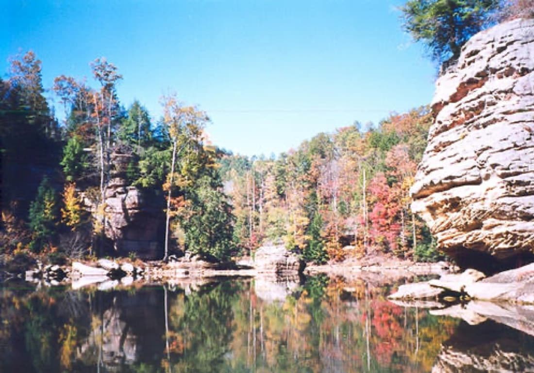 Sandstone bluffs along Grayson Lake on the Little Sandy River, downstream of the Elliott County kimberlite