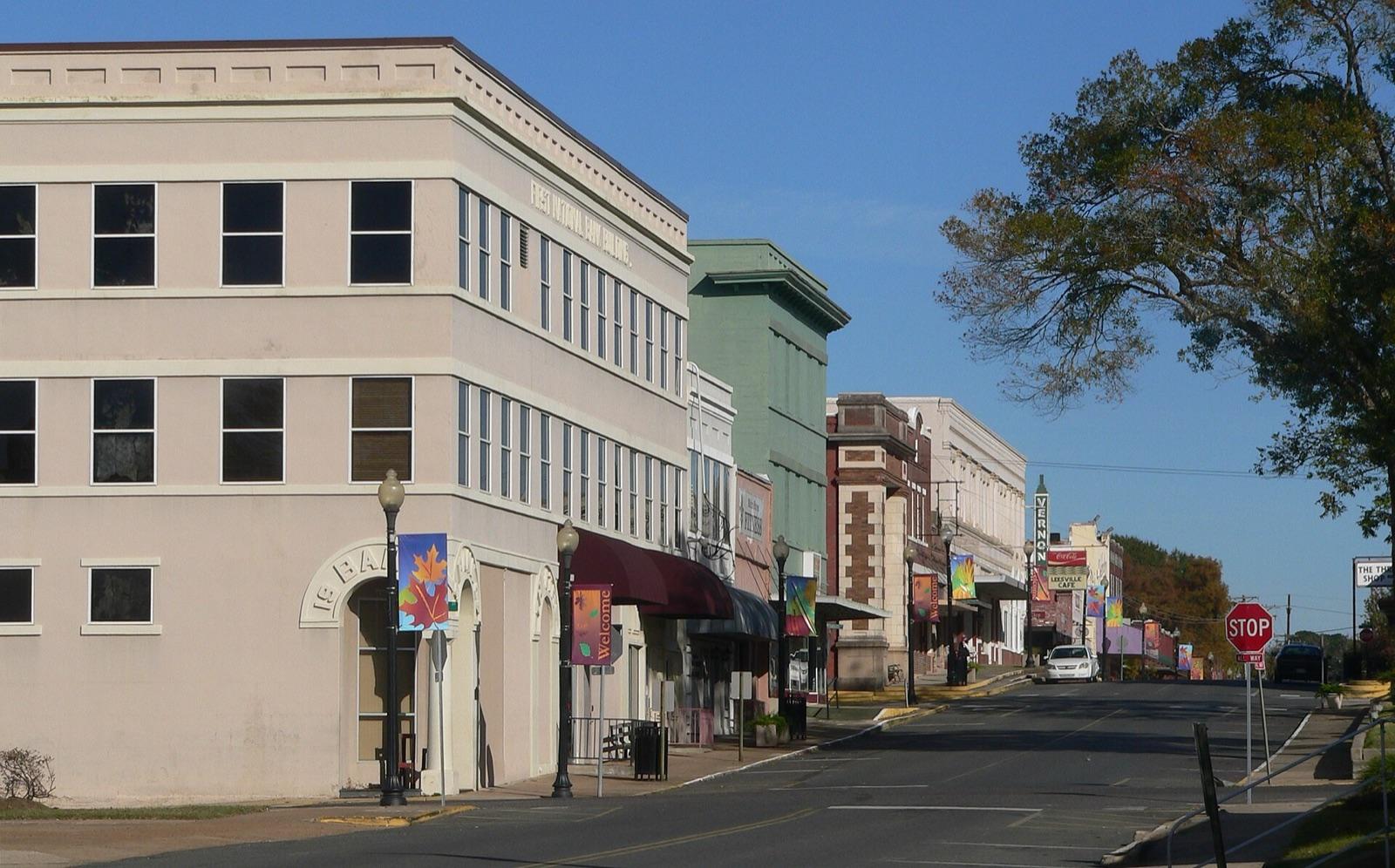 Historic downtown Leesville, the seat of Vernon Parish, Louisiana, near the opalized-wood collecting area