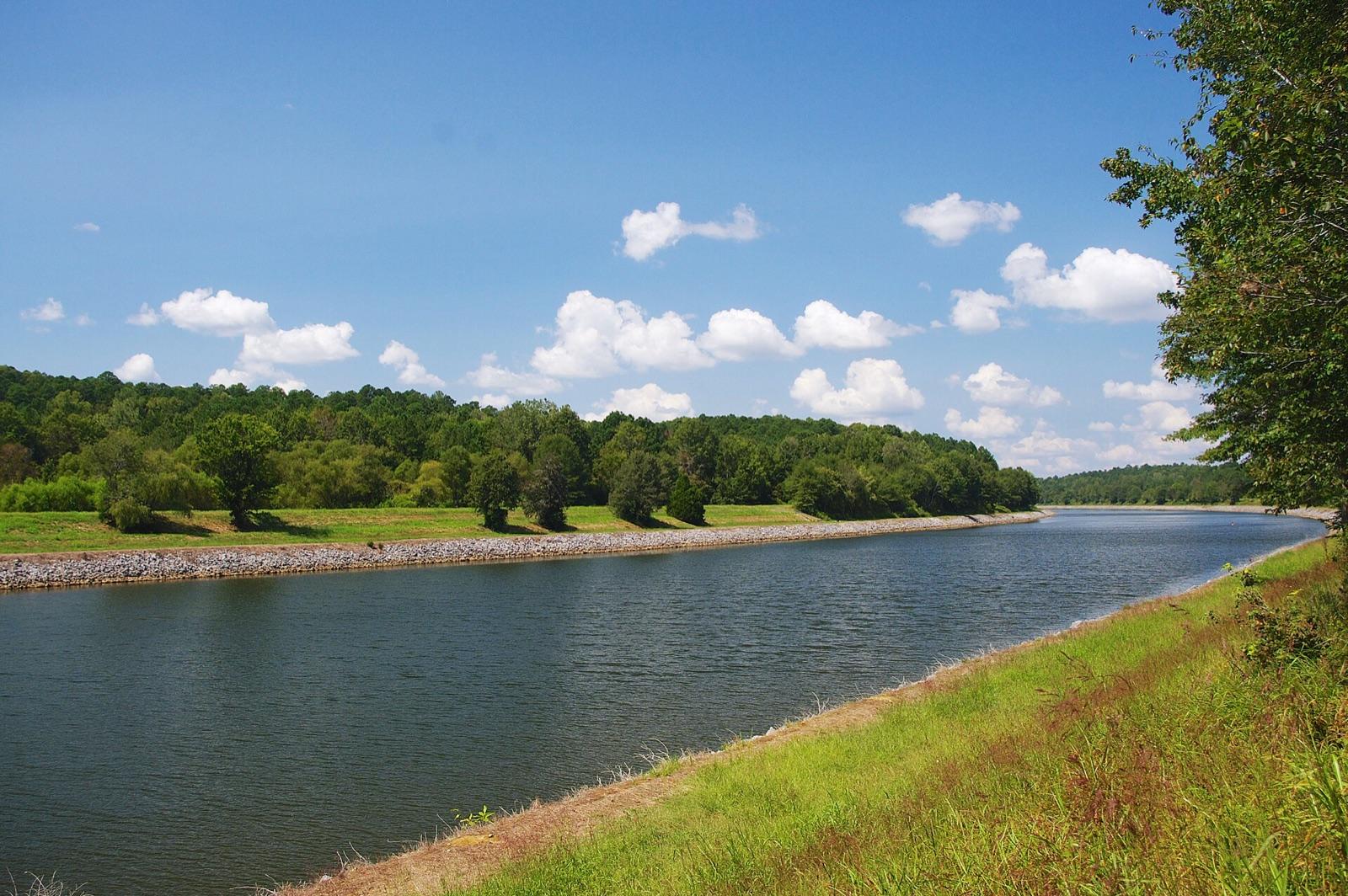 The Tennessee-Tombigbee Waterway at Paden, Tishomingo County, Mississippi; the amber-bearing Cretaceous clays occur in the surrounding hills