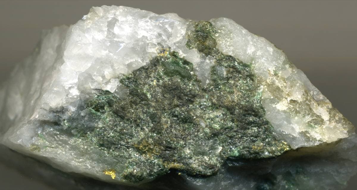 Fuchsite mineral
