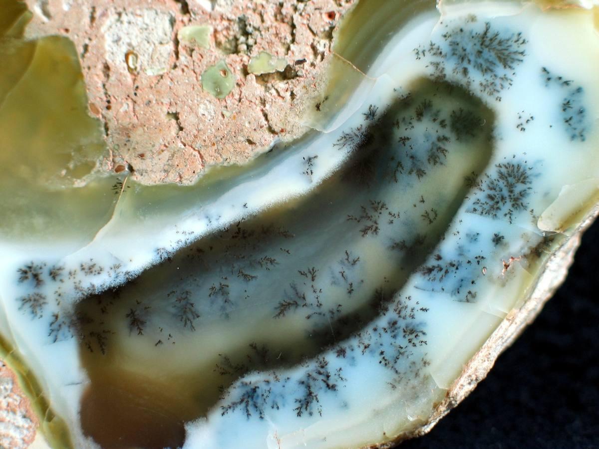 Moss Opal mineral
