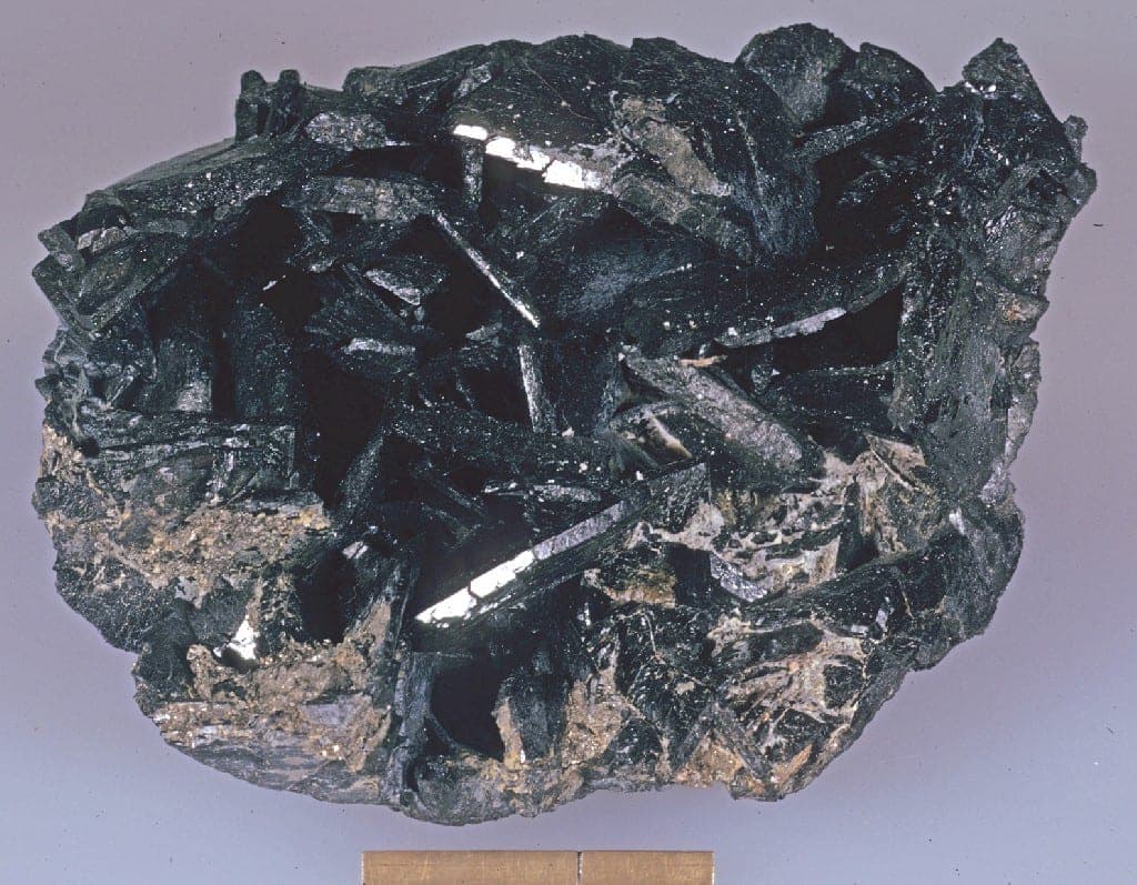 Allanite-(Ce) mineral