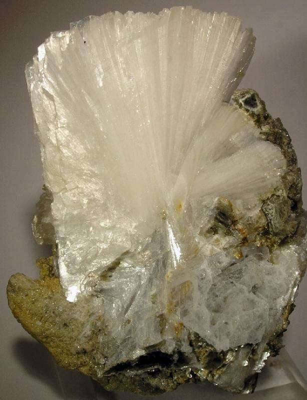 Bertrandite