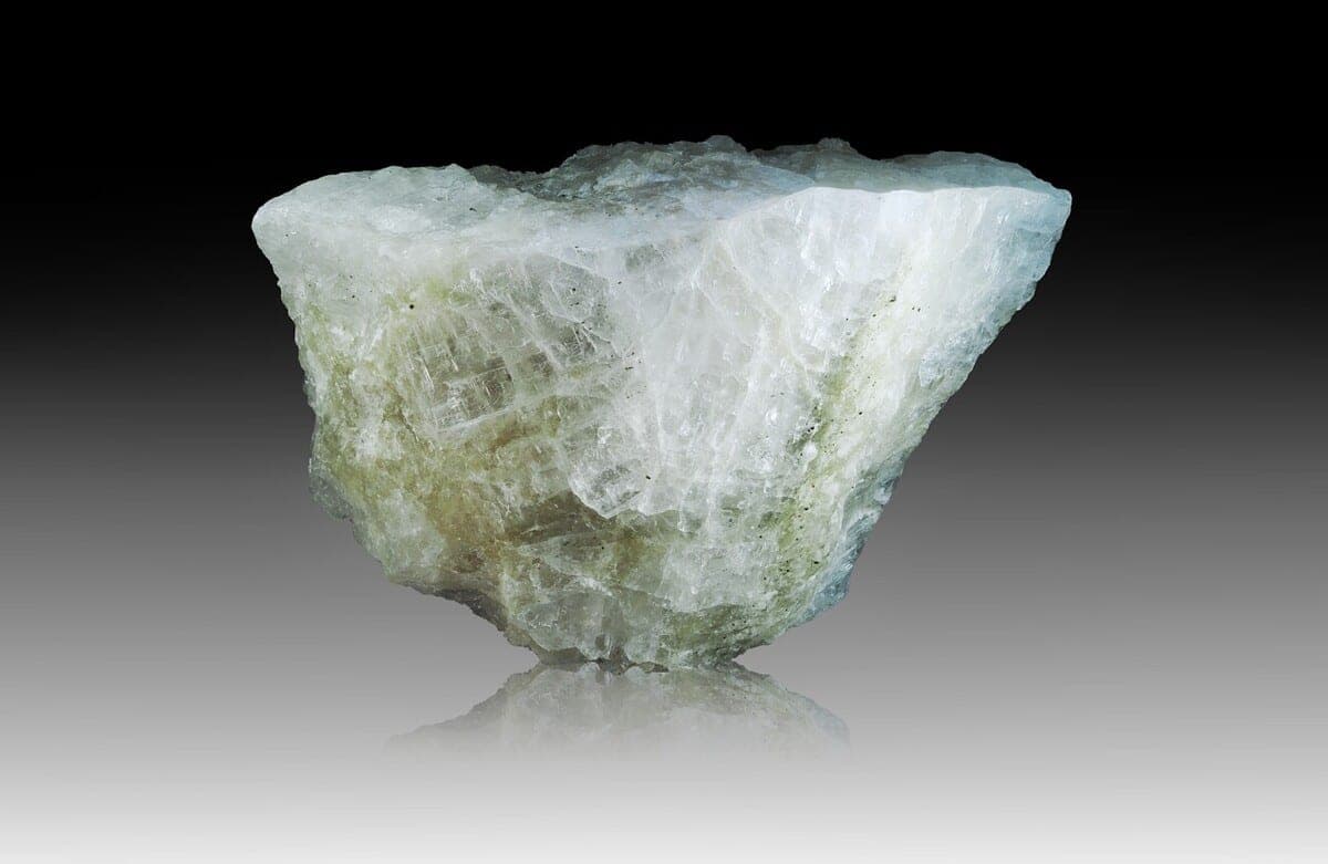 Chiolite mineral
