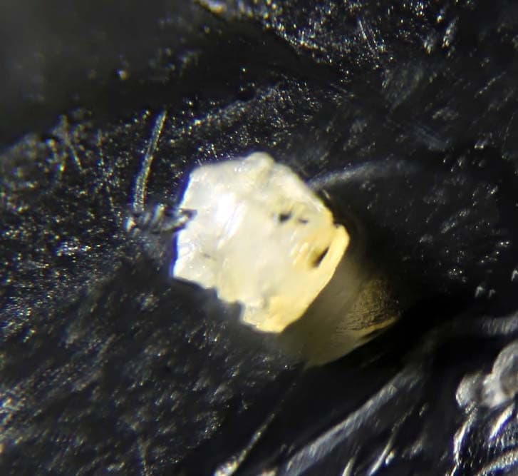 Chukhrovite-(Y) mineral