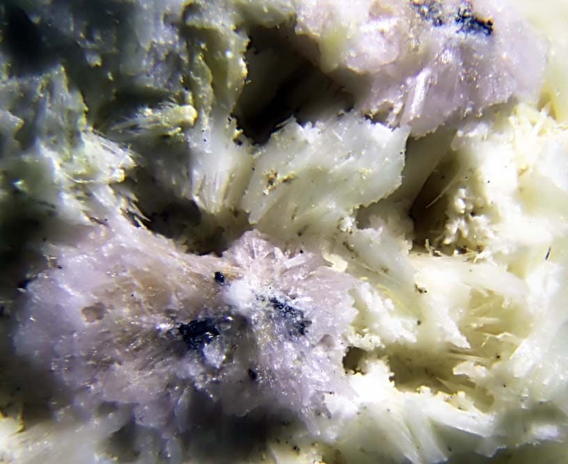 Coskrenite-(Ce) mineral