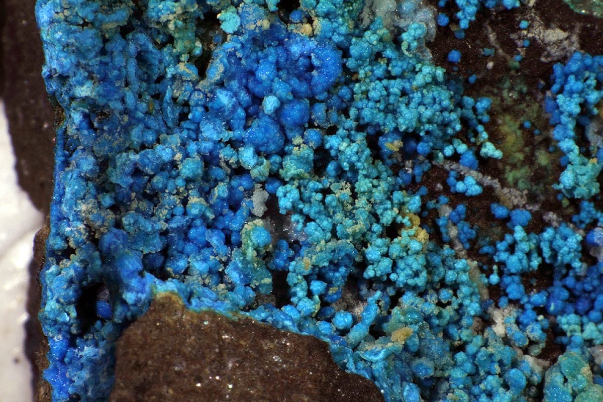 Decrespignyite-(Y) mineral