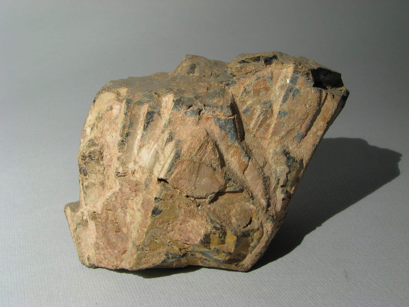 Euxenite-(Y) mineral