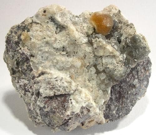 Ferrierite-Mg mineral