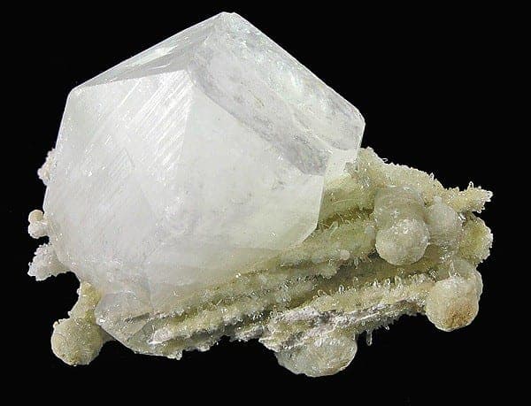 Fluorapophyllite-(K) mineral