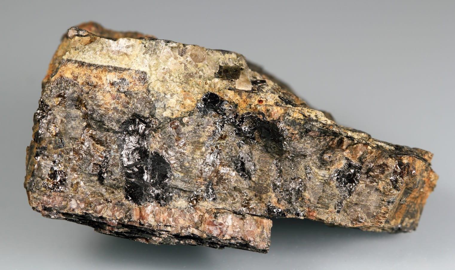 Formanite-(Y) mineral