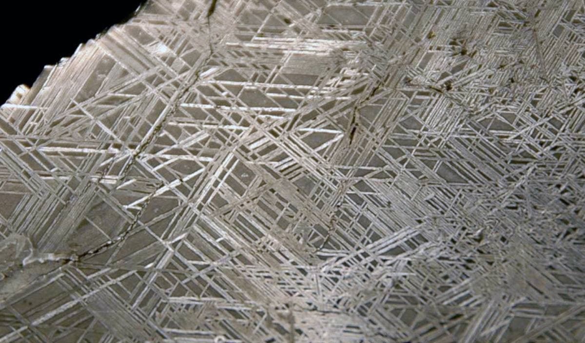 Crossing kamacite lamellae, Carlton meteorite, Texas
