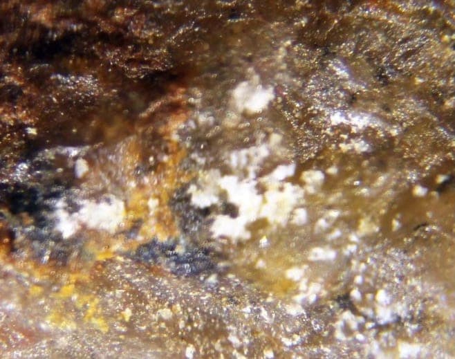Lokkaite-(Y) mineral