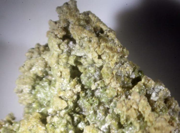 Meta-alunogen mineral
