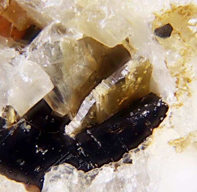Mottanaite-(Ce) mineral