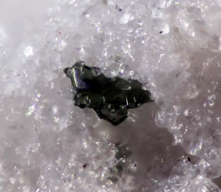 Oxycalcioroméite mineral