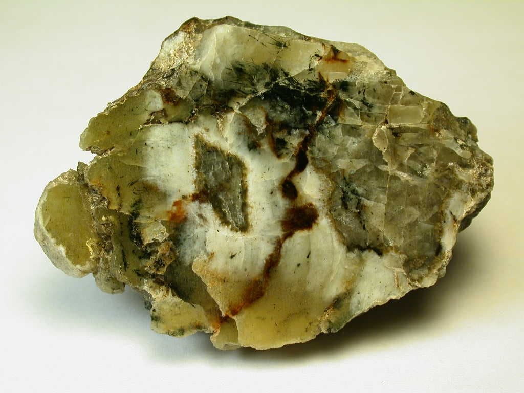 Perlialite mineral