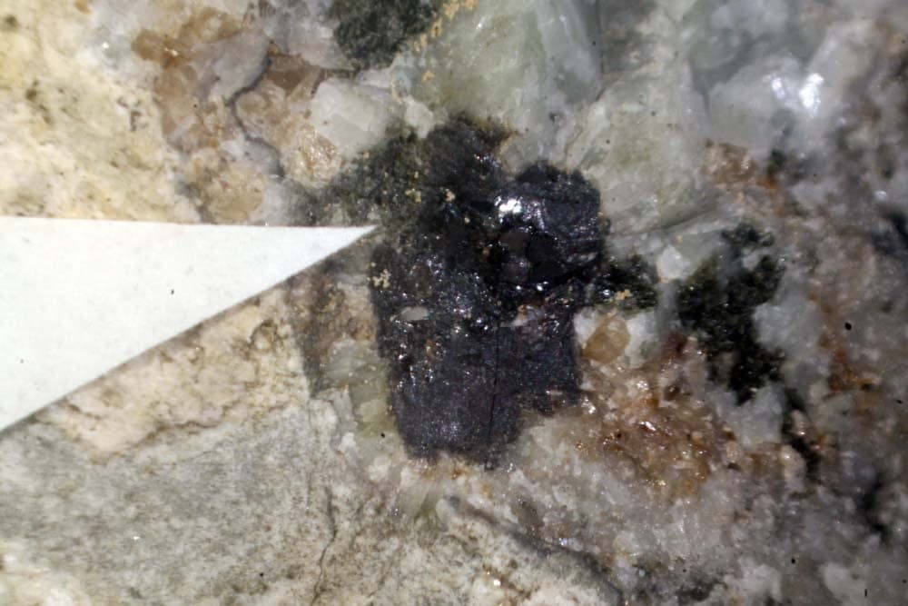 Perrierite-(La) mineral