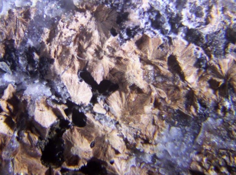 Pumpellyite-(Mn2+) mineral