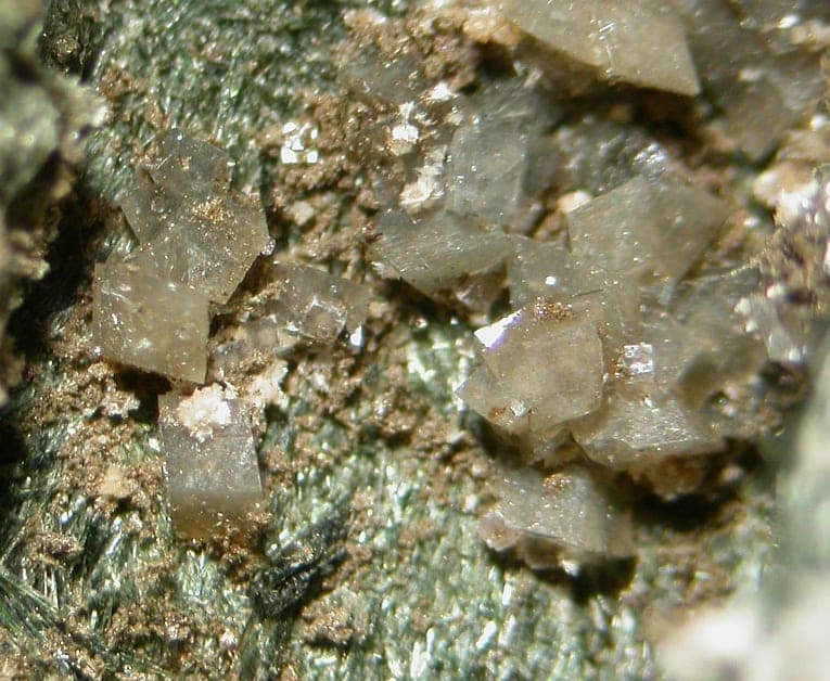 Sazykinaite-(Y) mineral