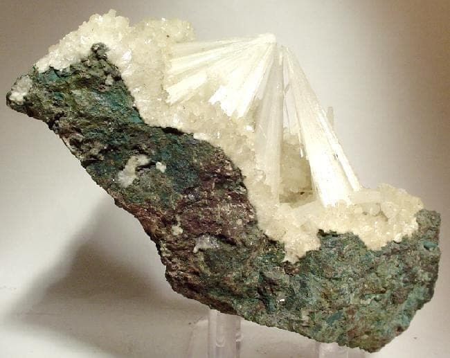 Thomsonite-Ca mineral